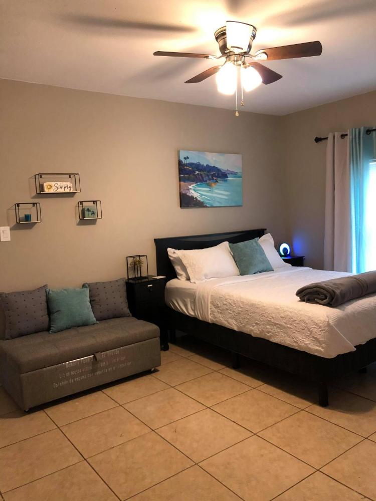 The Comfi Coral - Large 1 Bedroom Studio A